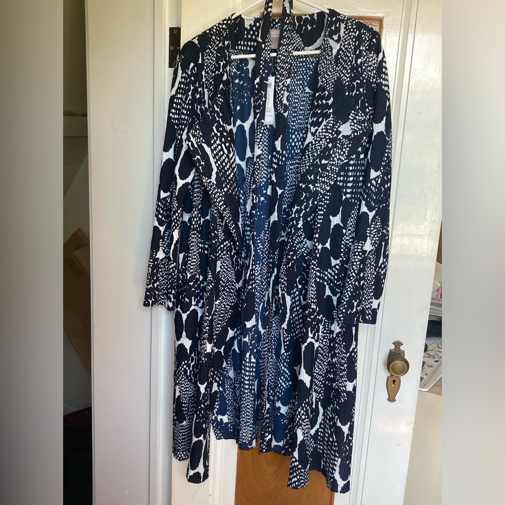 NWT Chico’s navy and white duster wrap jacket